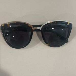 Diff polarized sunglasses